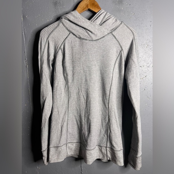 Lululemon “Think fast” hoodie in gray.  Size 8 - Picture 2 of 10